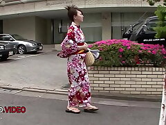 Nozomi Hazuki's Impressive Japanese Blowjobs